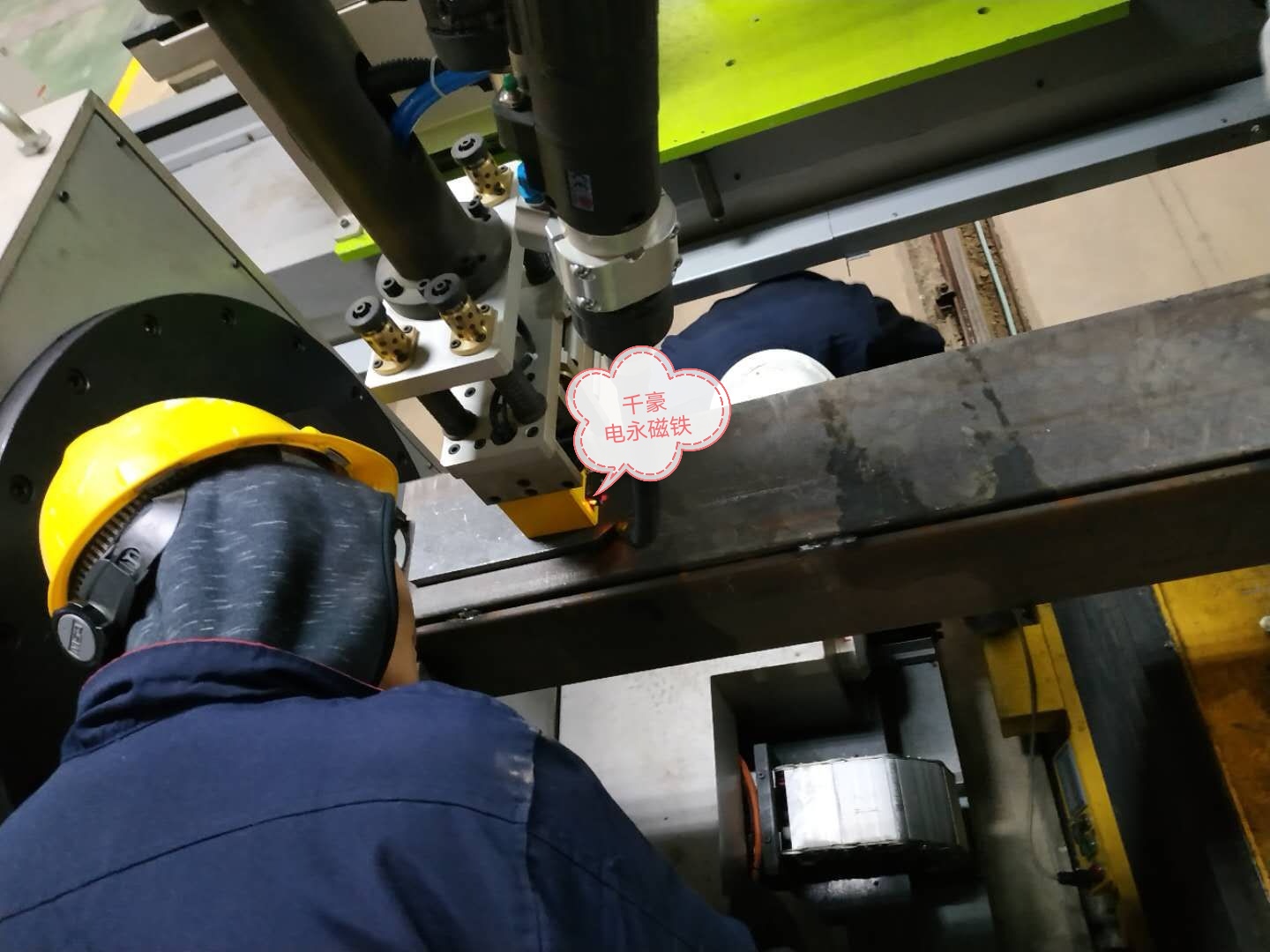 自動化夾具